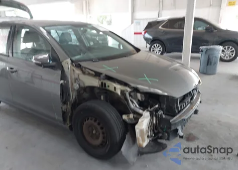 2013 Volkswagen Golf 2.5L 4-Door z USA, uszkodzony, nr VIN WVWDB7AJ1DW131761